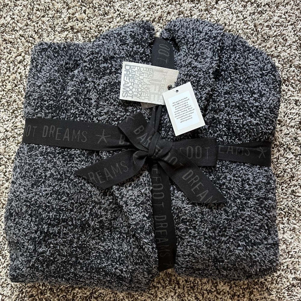 Barefoot Dreams Robe in Graphite Size 2 Medium NWT